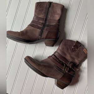 Gorgeous Pikolinos brown leather boots size 37